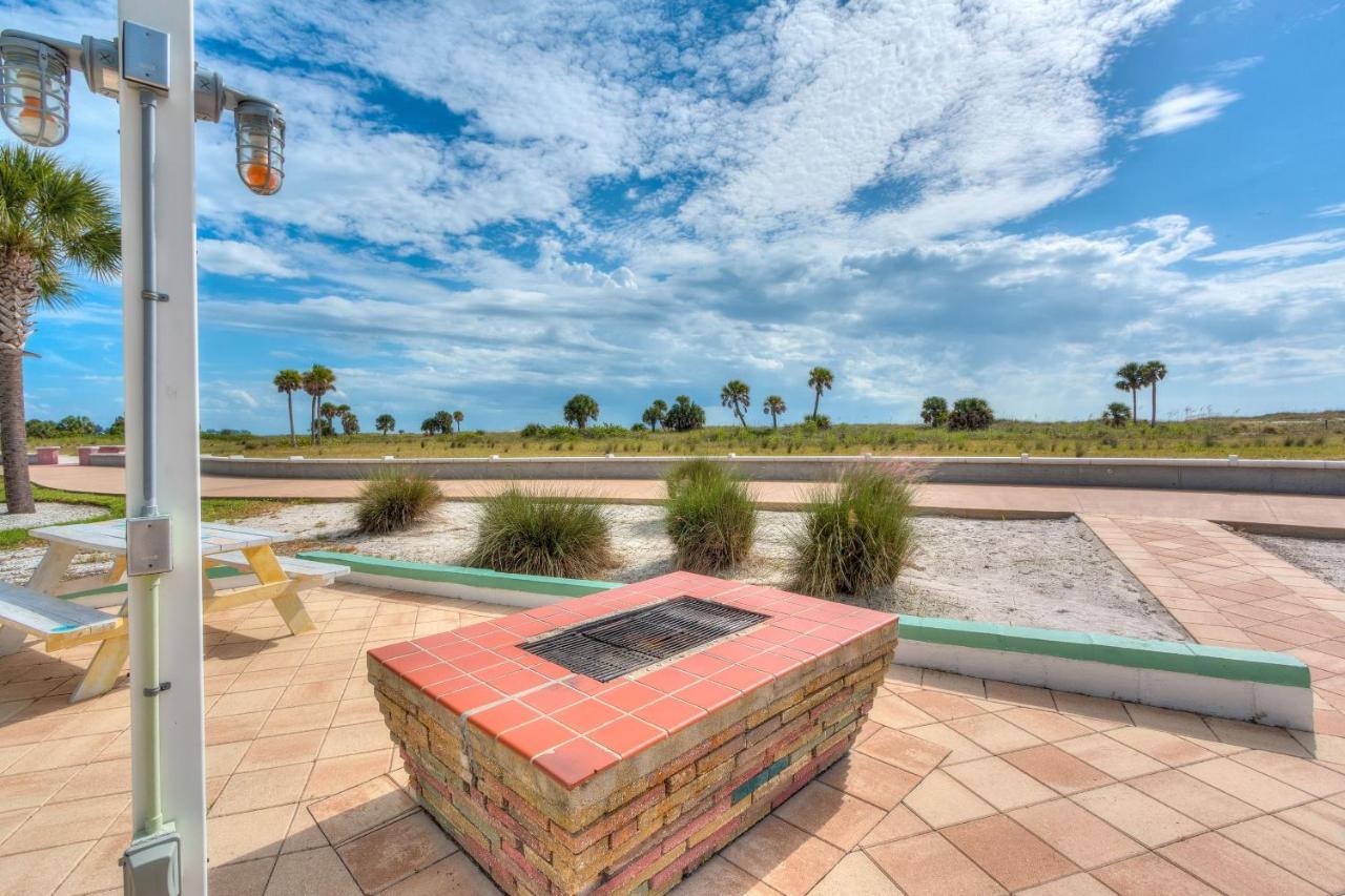 Tropic Terrace #16 - Beachfront Rental Apts St. Pete Beach Eksteriør billede