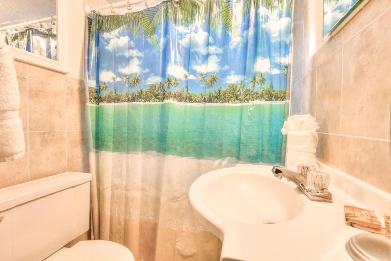 Tropic Terrace #16 - Beachfront Rental Apts St. Pete Beach Eksteriør billede