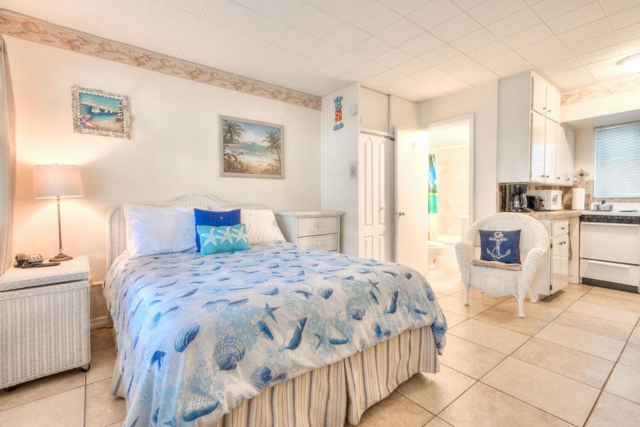Tropic Terrace #16 - Beachfront Rental Apts St. Pete Beach Eksteriør billede